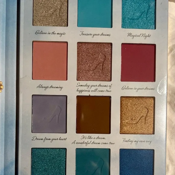 Disney Princess Cinderella Eyeshadow Palette with Mirror - Picture 3 of 4